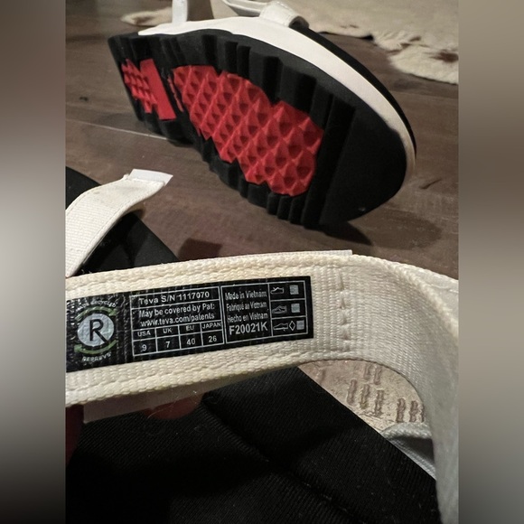 Teva Jadito Universal Comfort Sandal - Picture 2 of 11